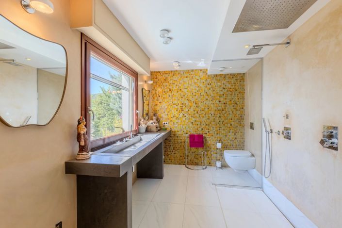 Image No.22-4 Bed House for sale