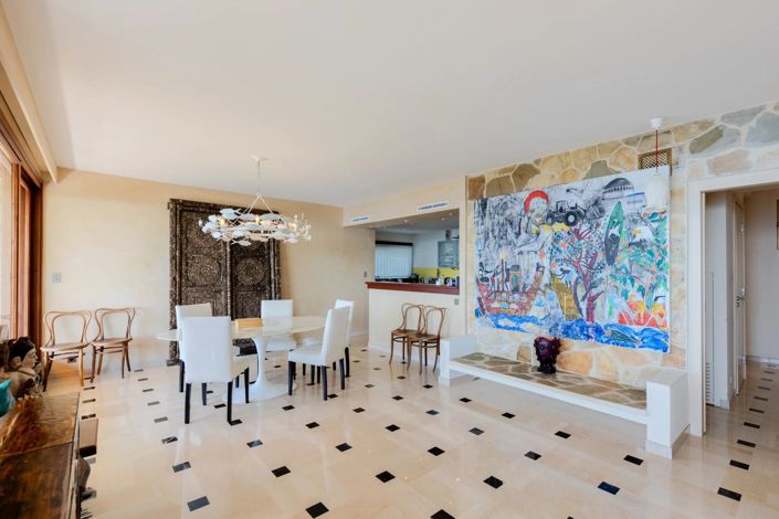 Image No.6-4 Bed House for sale