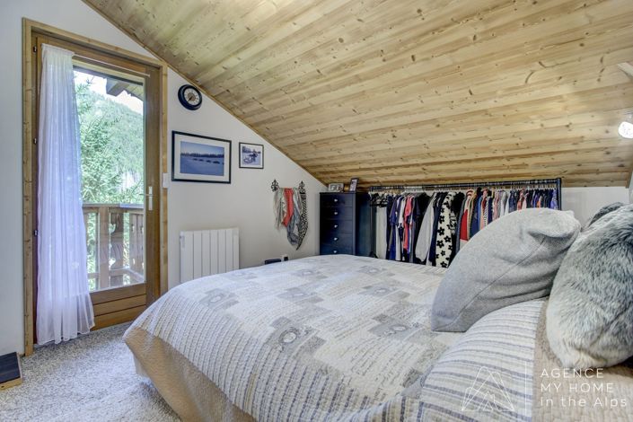 Image No.18-4 Bed House for sale