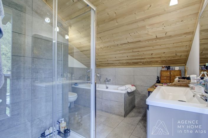 Image No.20-4 Bed House for sale