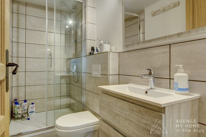 Image No.30-4 Bed House for sale