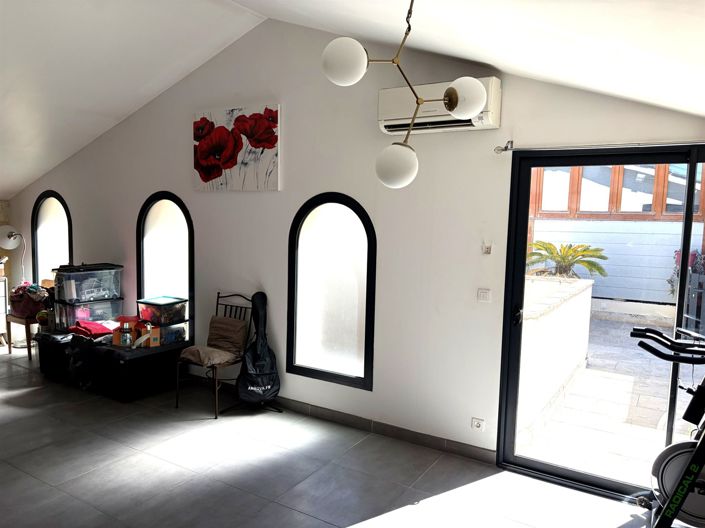 Image No.15-3 Bed House for sale