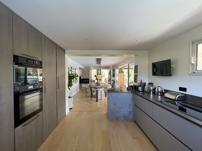 Image No.16-7 Bed House for sale