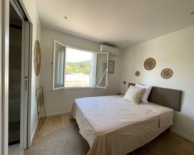 Image No.19-7 Bed House for sale