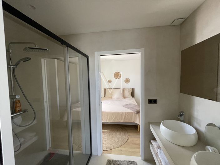 Image No.20-7 Bed House for sale