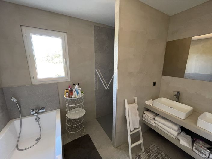 Image No.22-7 Bed House for sale