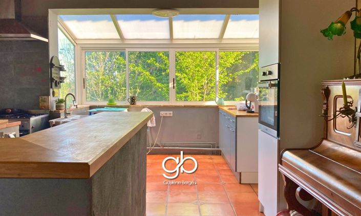Image No.10-5 Bed House for sale