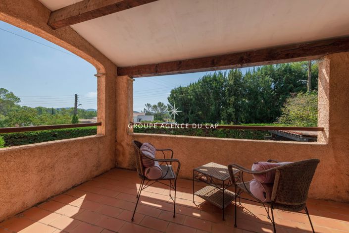 Image No.10-4 Bed House for sale