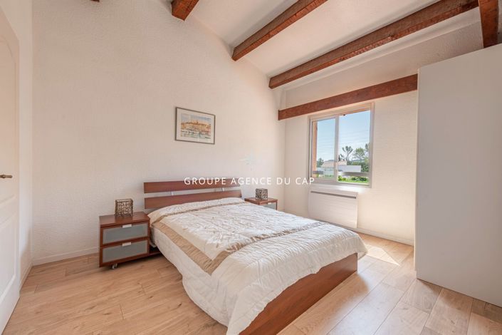 Image No.11-4 Bed House for sale