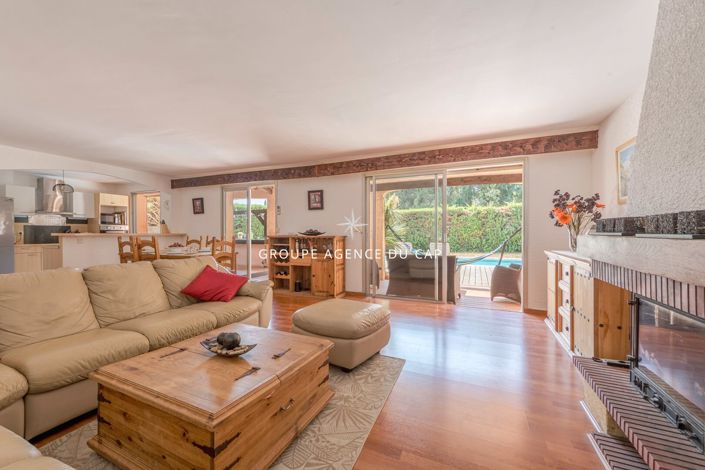 Image No.14-4 Bed House for sale
