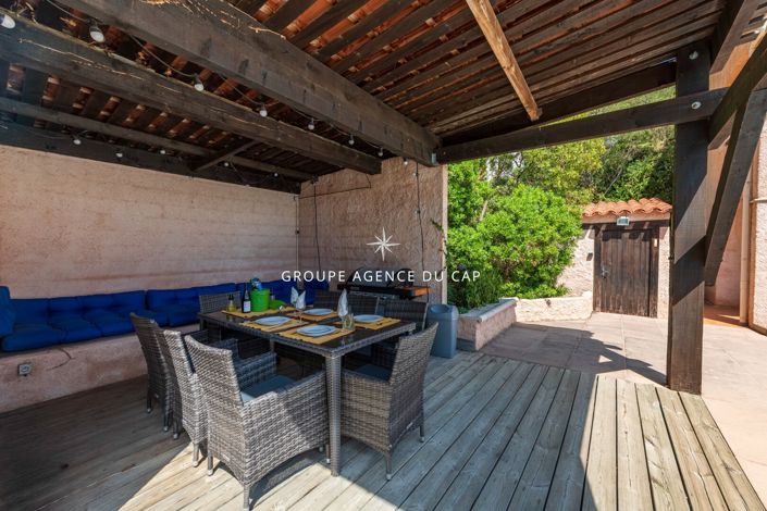 Image No.16-4 Bed House for sale