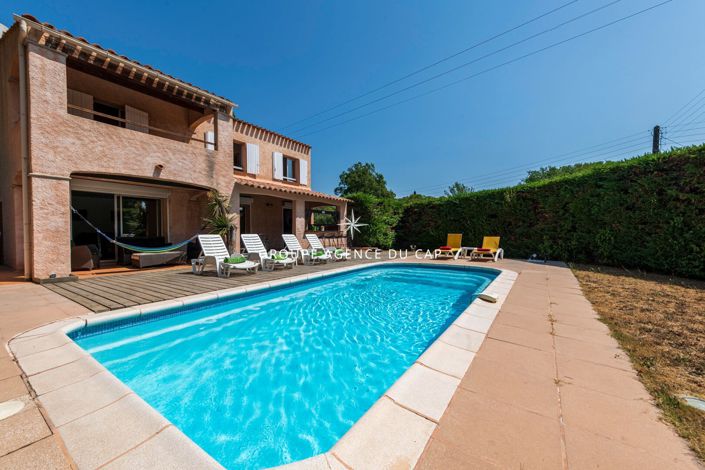 Image No.3-4 Bed House for sale