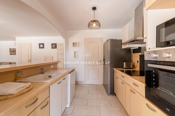 Image No.5-4 Bed House for sale
