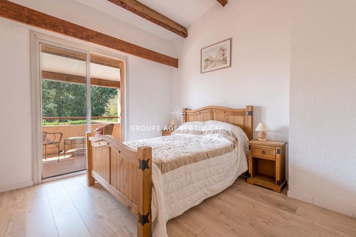 Image No.8-4 Bed House for sale