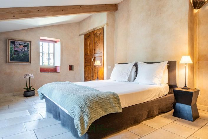 Image No.18-6 Bed House for sale