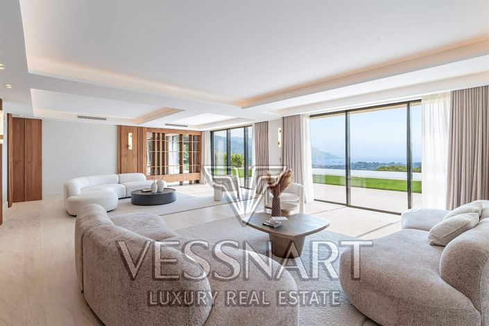 Image No.8-7 Bed House for sale
