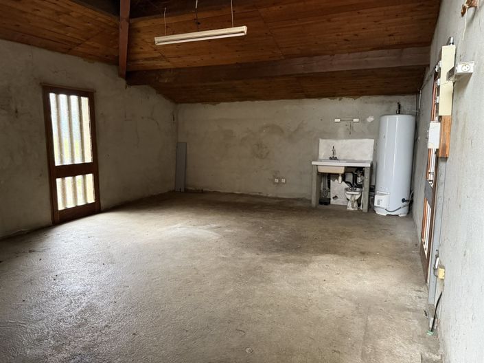 Image No.14-3 Bed House for sale
