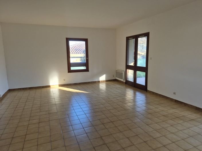 Image No.2-3 Bed House for sale