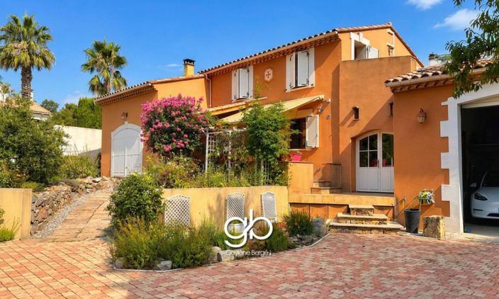 Image No.2-2 Bed House for sale