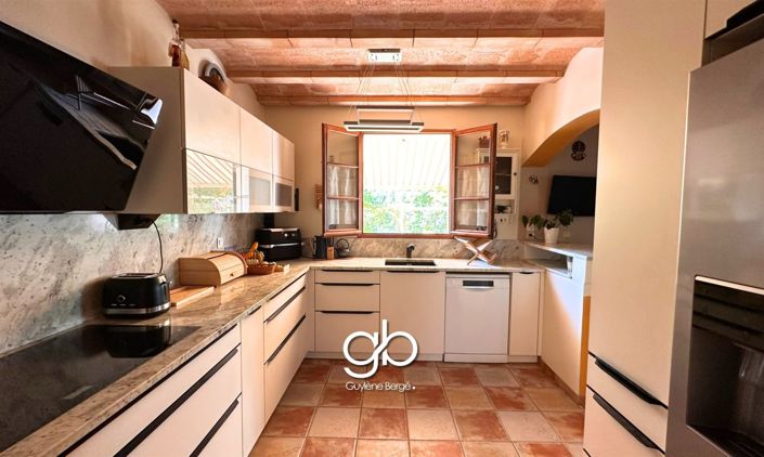Image No.8-2 Bed House for sale