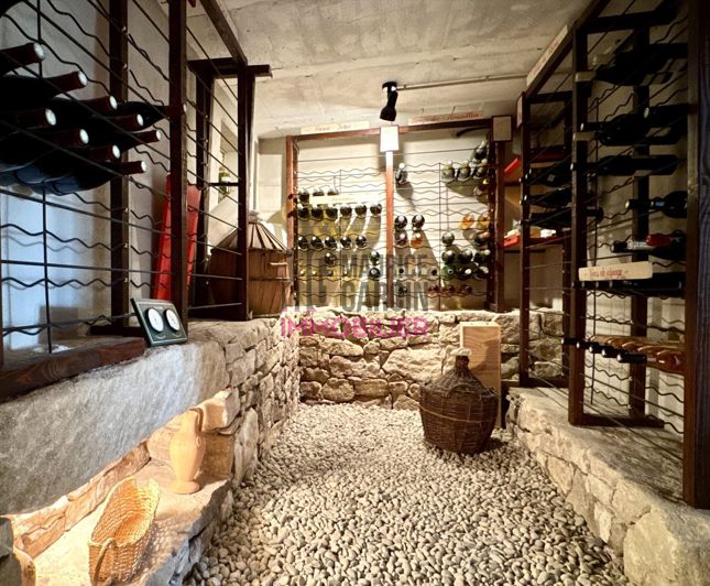 Image No.17-3 Bed House for sale