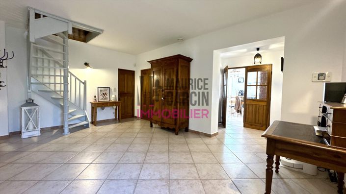 Image No.20-3 Bed House for sale