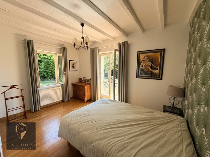 Image No.10-5 Bed House for sale