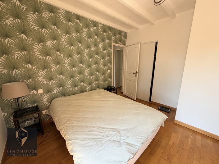 Image No.12-5 Bed House for sale