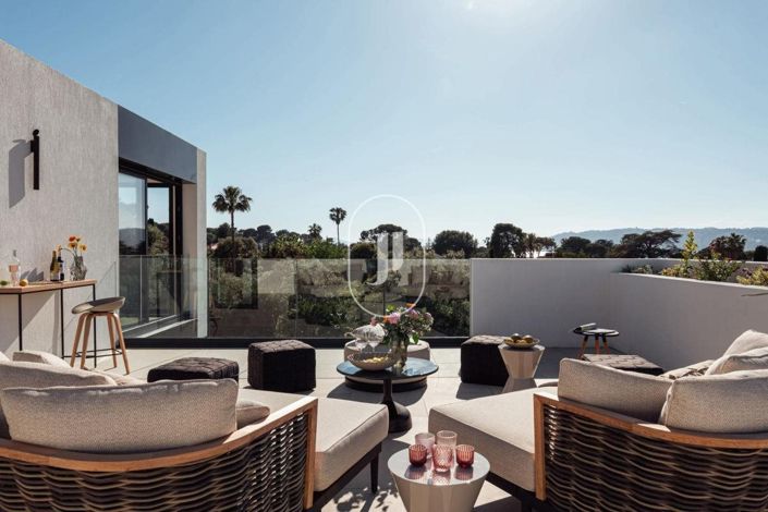 Image No.14-7 Bed House for sale