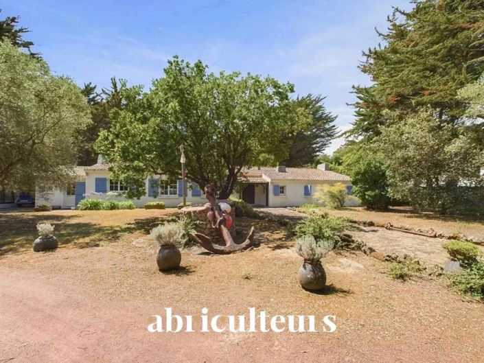 Image No.9-6 Bed House for sale