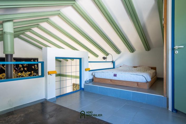 Image No.9-5 Bed House for sale
