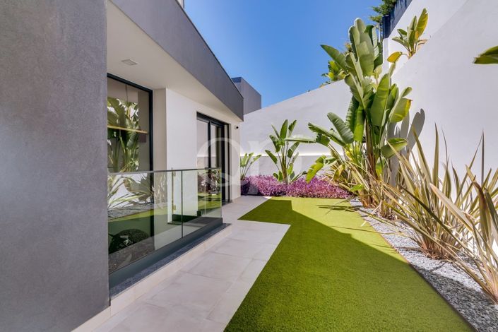 Image No.22-4 Bed House for sale