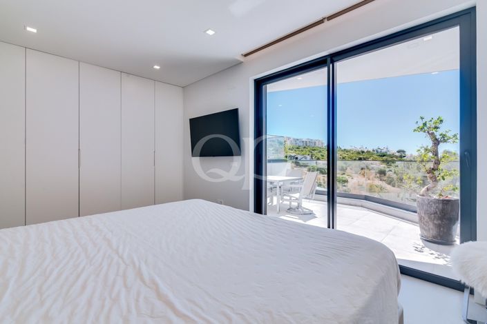 Image No.35-4 Bed House for sale