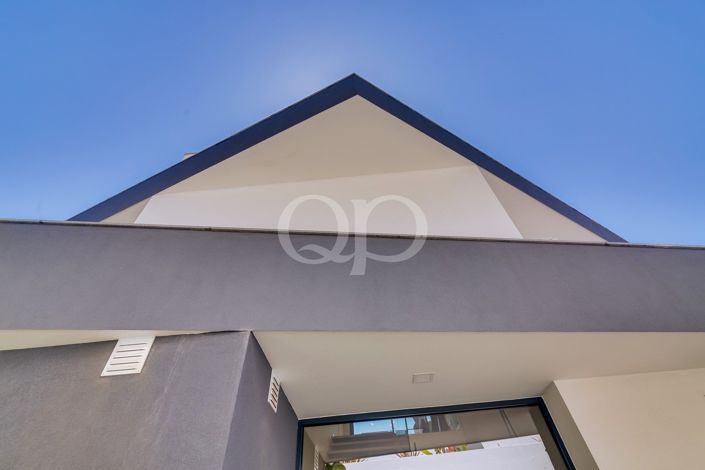Image No.38-4 Bed House for sale