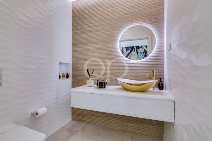 Image No.40-4 Bed House for sale