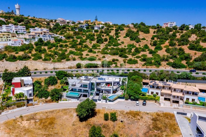 Image No.44-4 Bed House for sale