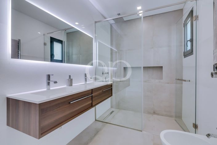 Image No.46-4 Bed House for sale