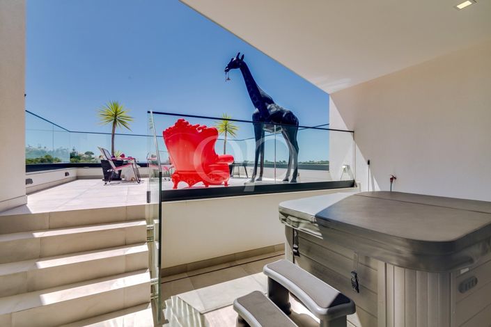 Image No.59-4 Bed House for sale