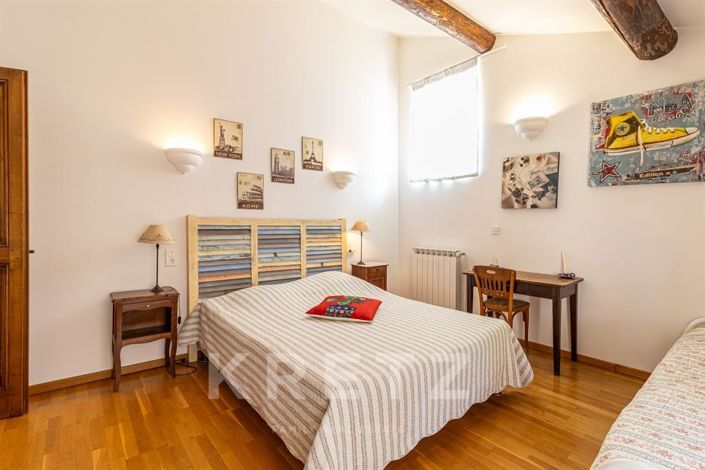 Image No.12-6 Bed House for sale