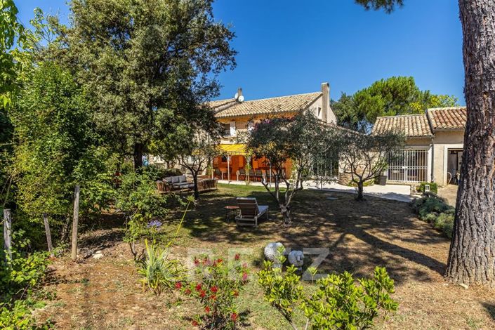 Image No.3-6 Bed House for sale