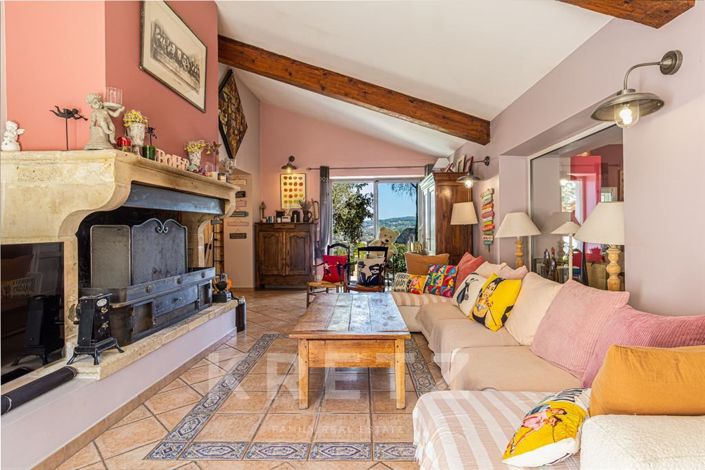 Image No.6-6 Bed House for sale