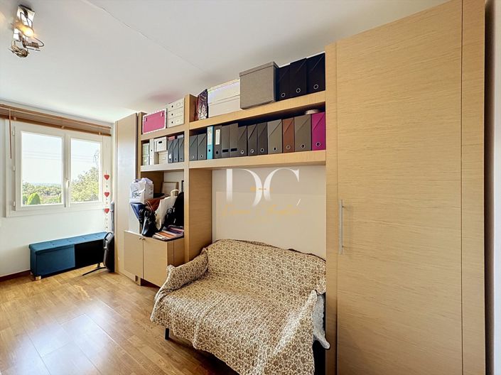 Image No.19-6 Bed House for sale