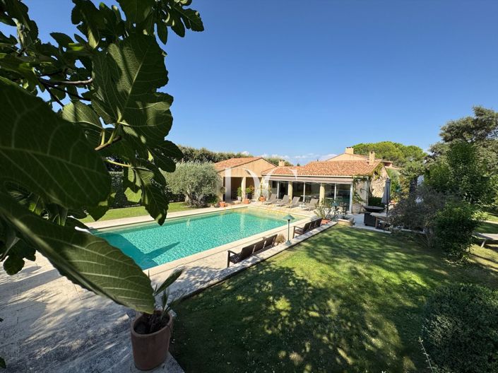 Image No.22-6 Bed House for sale