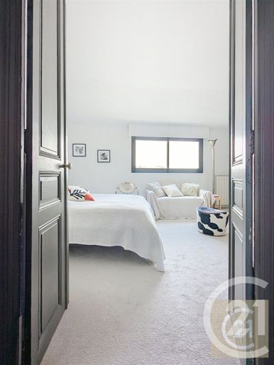 Image No.13-3 Bed House for sale