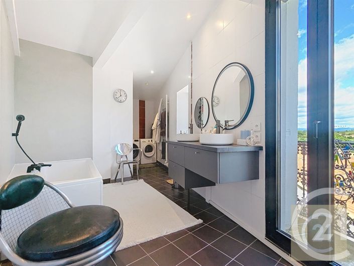Image No.17-3 Bed House for sale