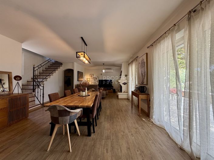 Image No.10-4 Bed House for sale