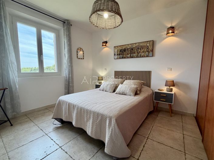 Image No.17-4 Bed House for sale