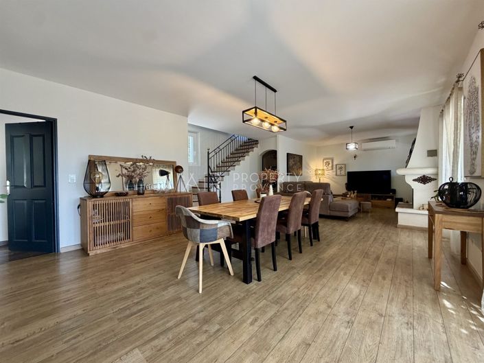 Image No.3-4 Bed House for sale