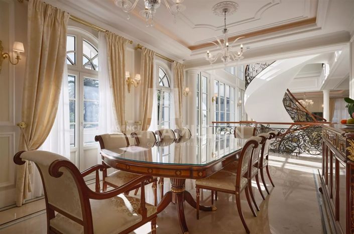 Image No.7-8 Bed House for sale
