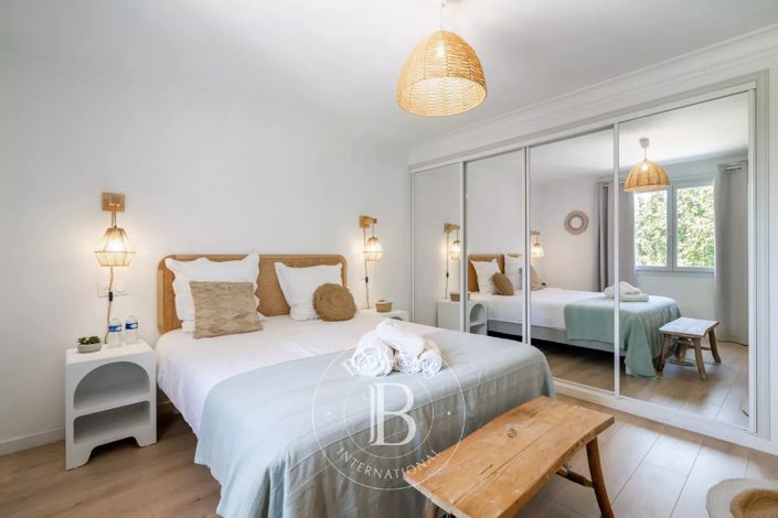 Image No.21-9 Bed House for sale